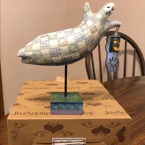 Ghostly Haunt - Flying Ghost Figurine